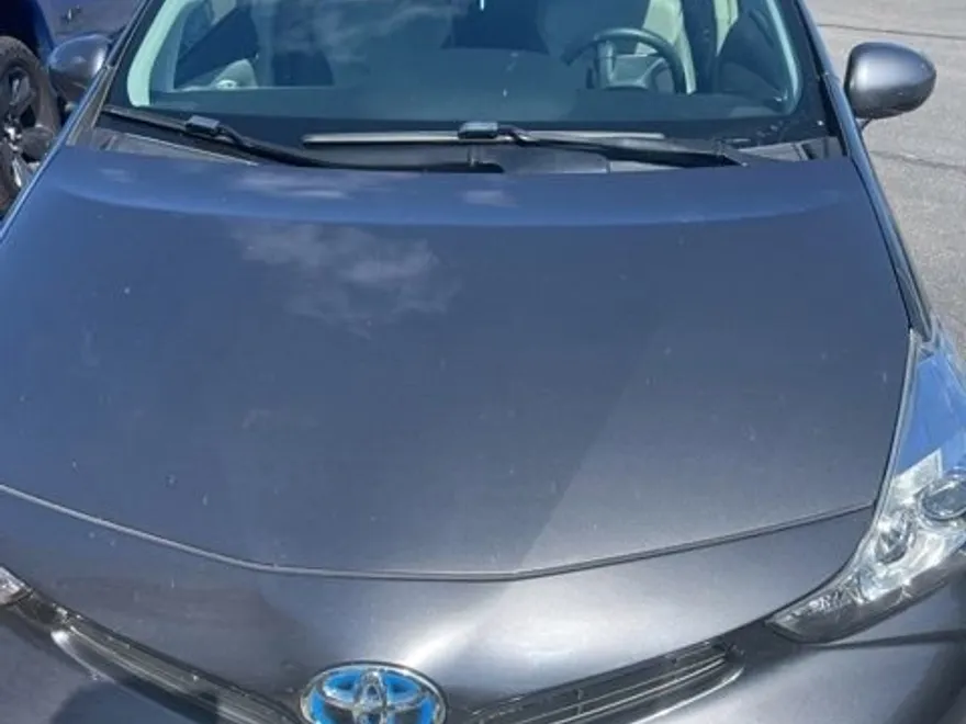 2017 Toyota Prius V Four photo 1