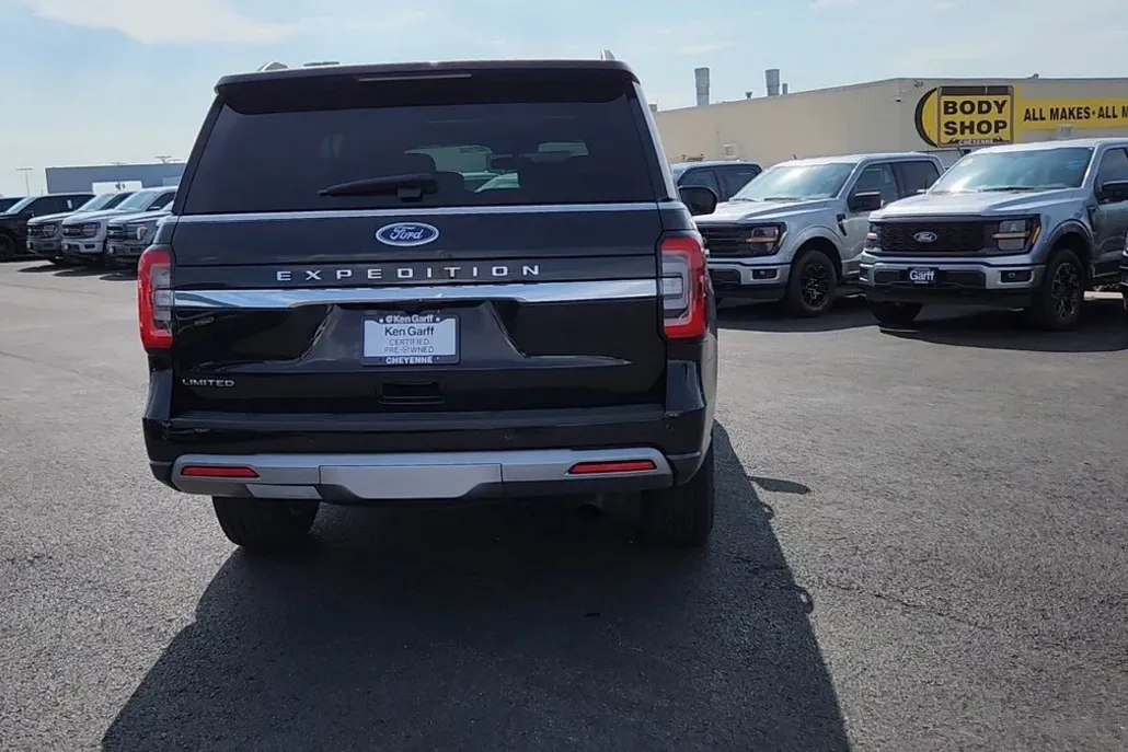 2024 Ford Expedition Limited photo 1