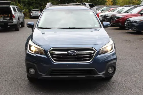 2019 Subaru Outback Premium photo 2