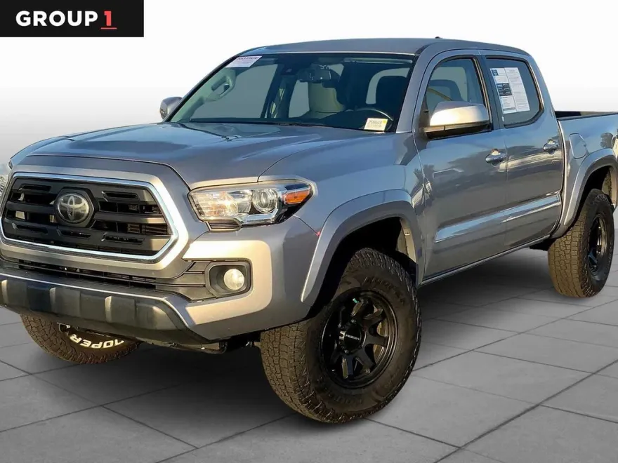 2018 Toyota Tacoma SR5 photo 1