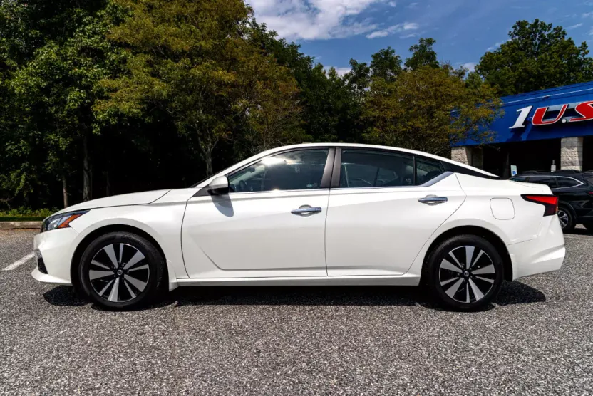 2022 Nissan Altima 2.5 SV photo 1