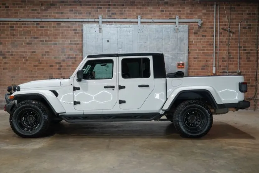 2020 Jeep Gladiator Overland photo 1