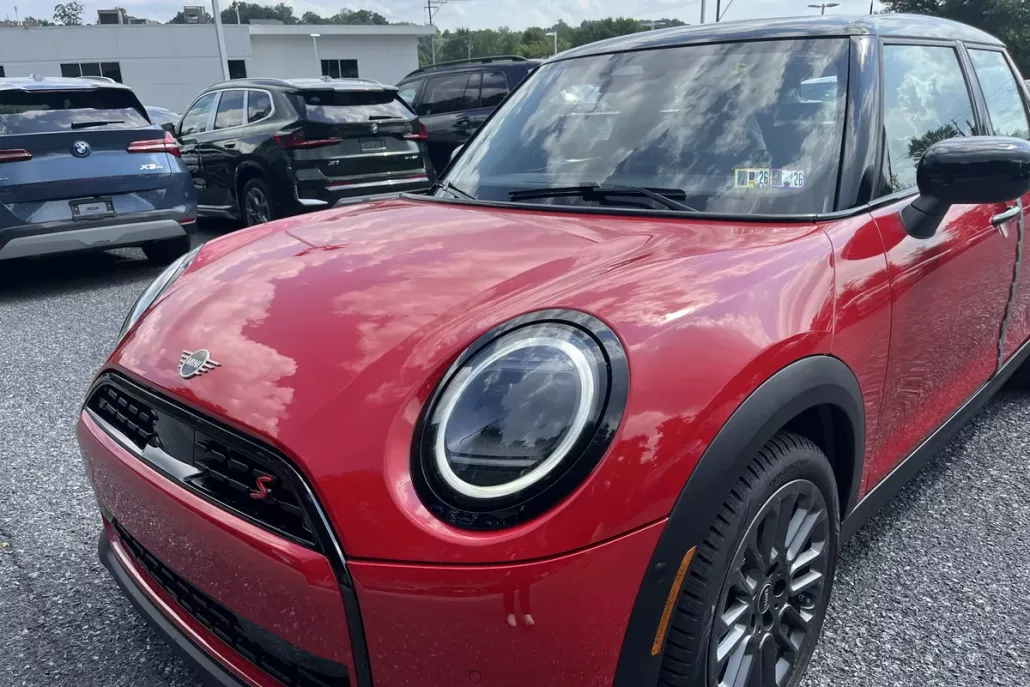 2025 Mini Cooper 2 Door Hardtop Signature photo 1