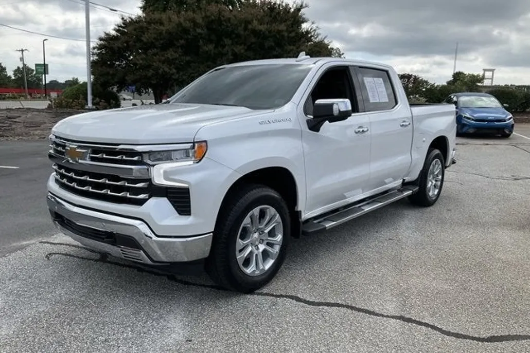 2025 Chevrolet Silverado 1500 LTZ photo 1