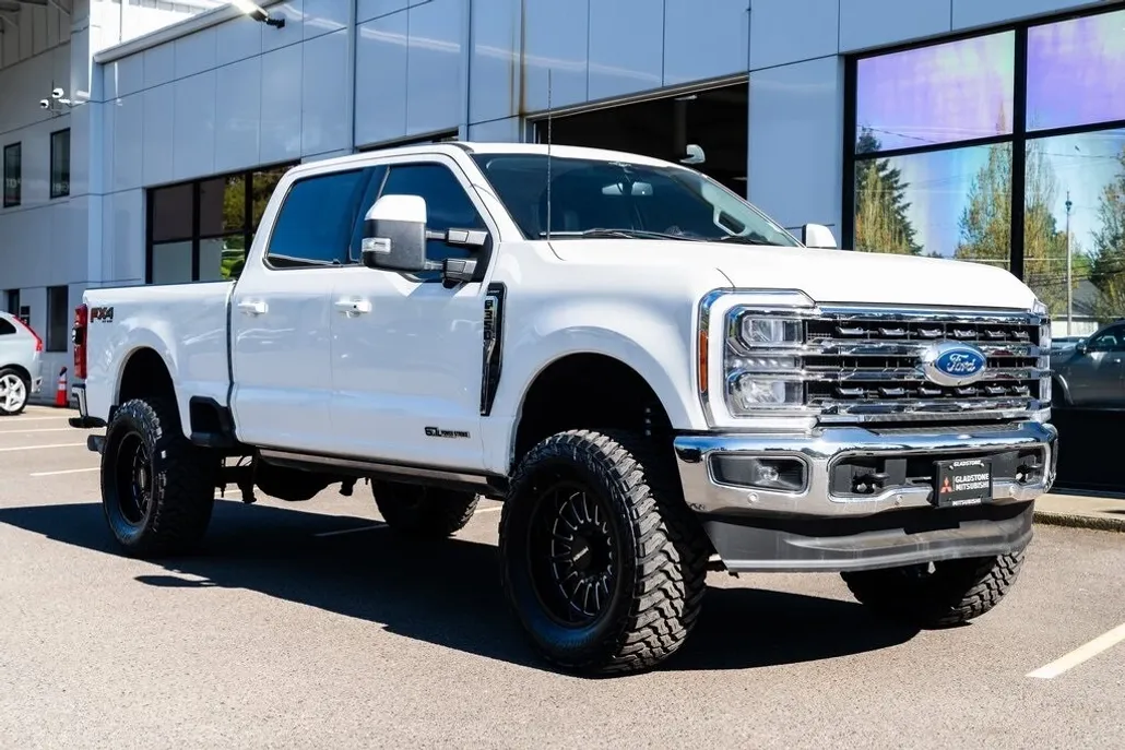 2023 Ford F-350 Lariat photo 1