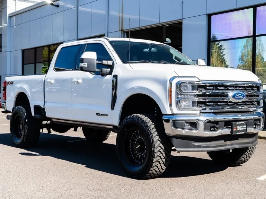 2023 Ford F-350 Lariat photo 1