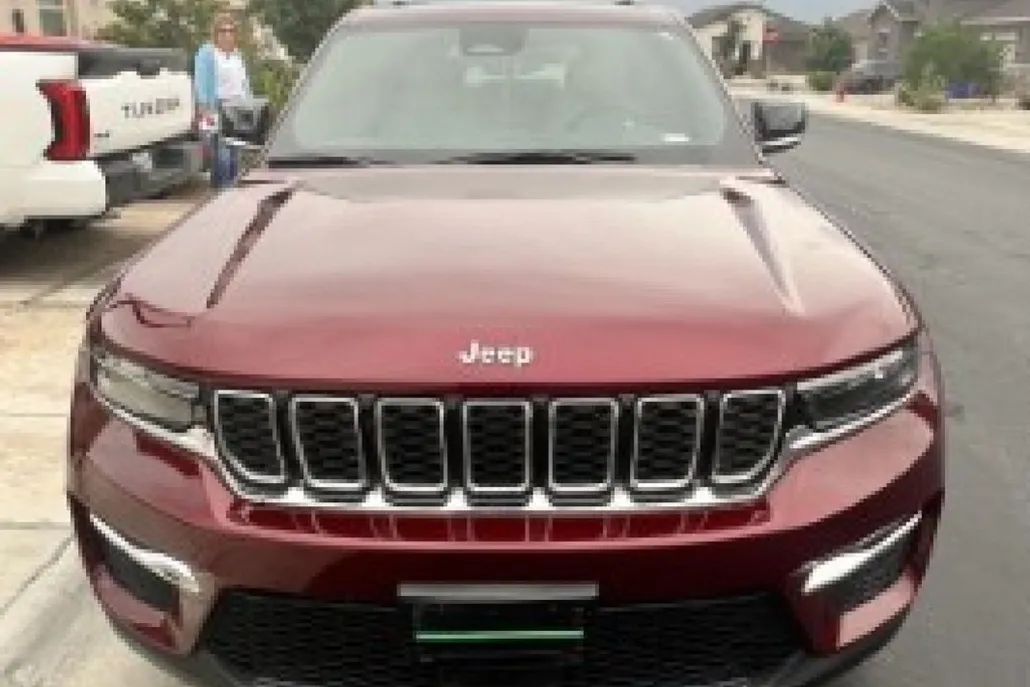 2023 Jeep Grand Cherokee Limited photo 1