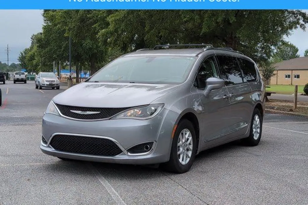 2020 Chrysler Pacifica Touring L photo 1