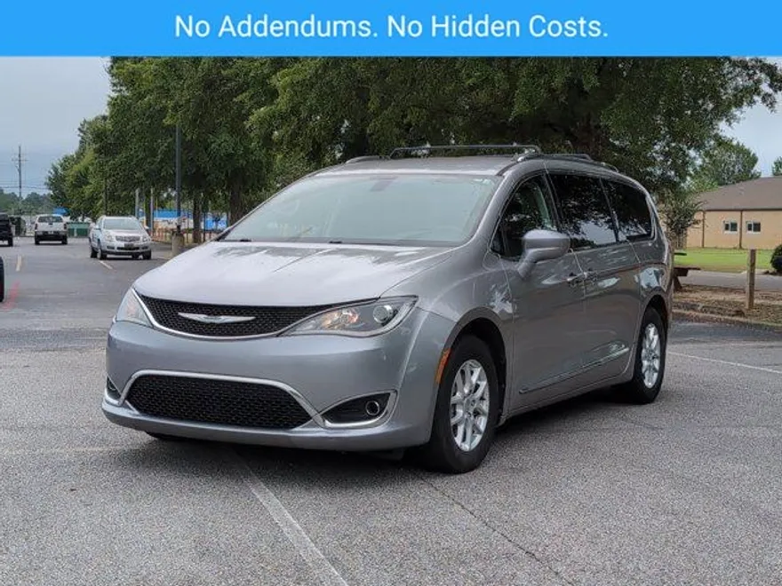 2020 Chrysler Pacifica Touring L photo 1