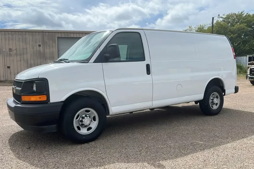 2017 Chevrolet Express 2500 Cargo Van photo 1