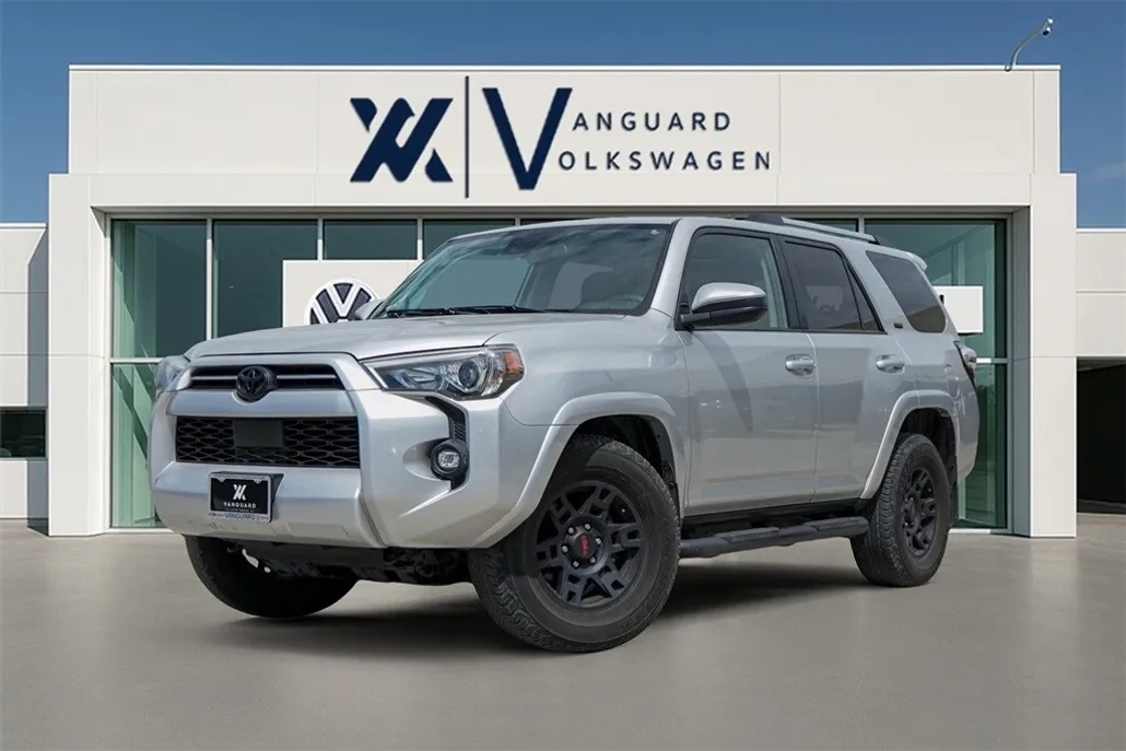 2022 Toyota 4Runner SR5 photo 1