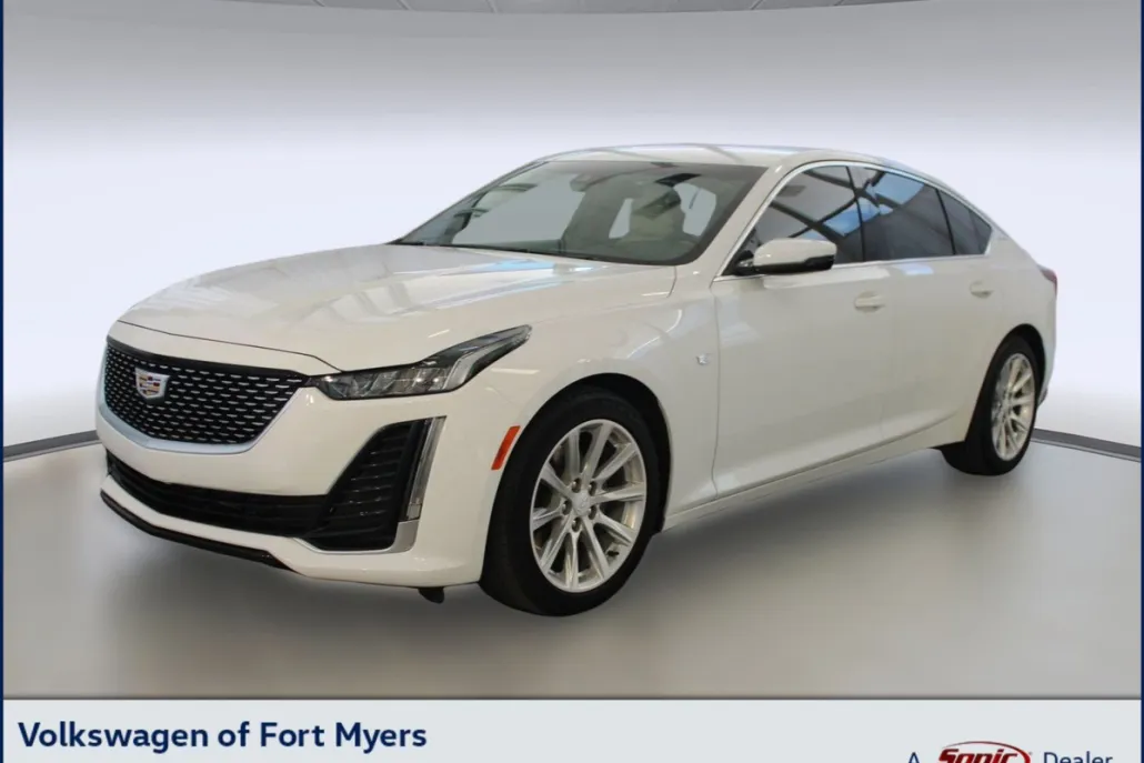 2023 Cadillac CT5 Luxury photo 1