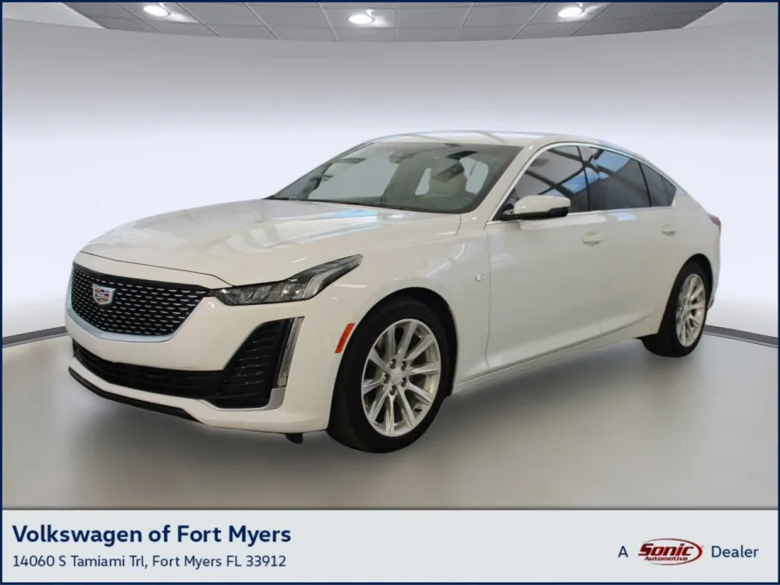 2023 Cadillac CT5 Luxury photo 1