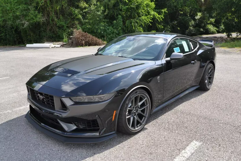 2025 Ford Mustang Dark Horse Deluxe photo 1