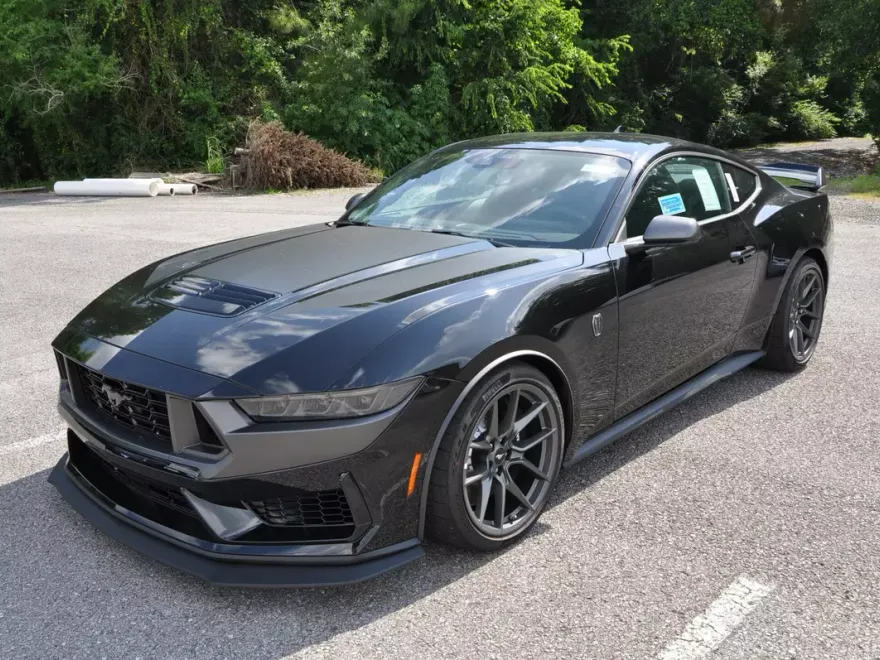 2025 Ford Mustang Dark Horse Deluxe photo 1