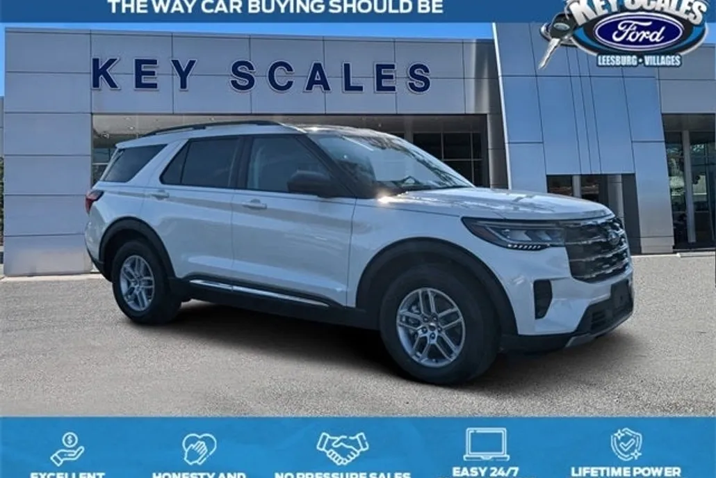 2025 Ford Explorer photo 1