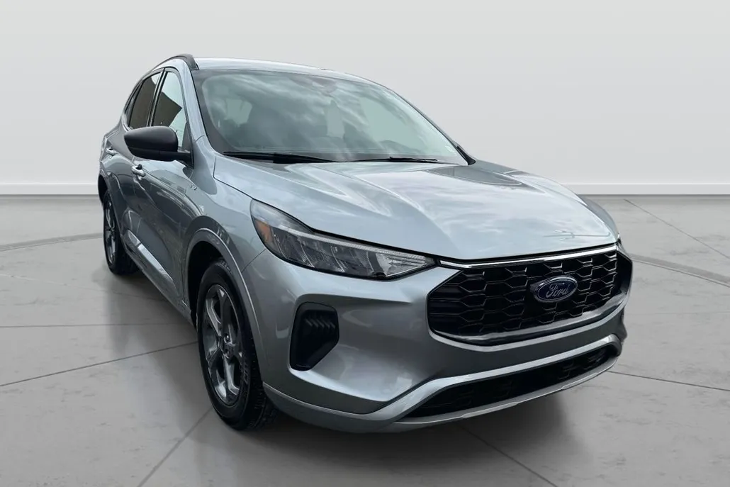 2024 Ford Escape ST-Line photo 1