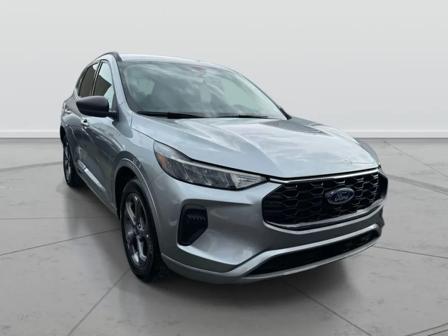 2024 Ford Escape ST-Line photo 1