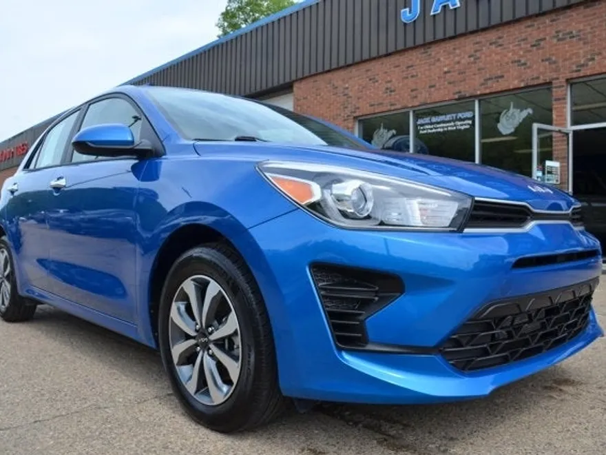 2023 Kia Rio S photo 1