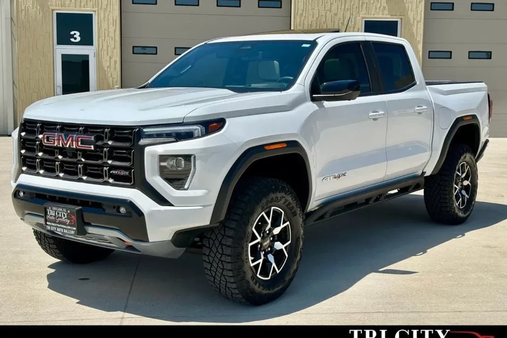 2024 Gmc Canyon AT4 photo 1