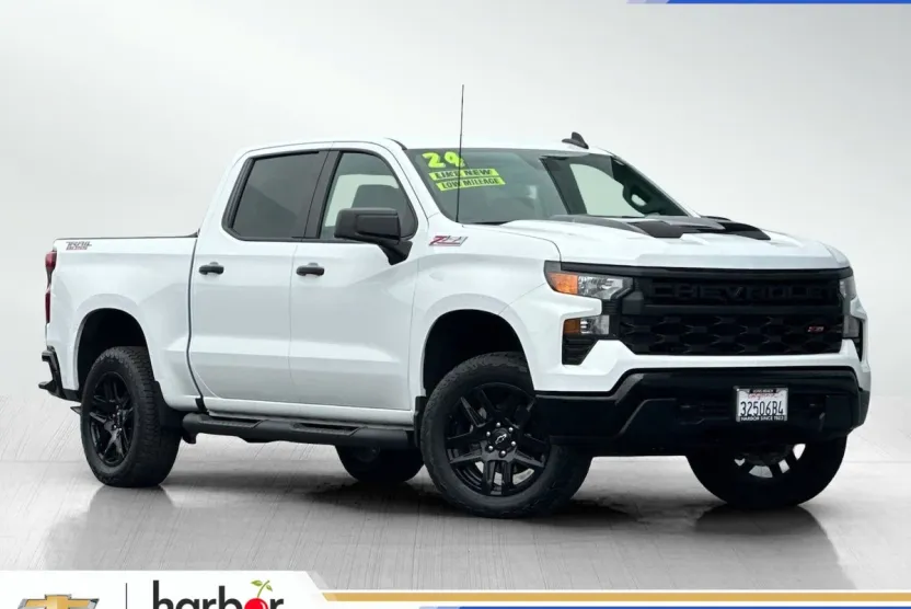2024 Chevrolet Silverado 1500 Custom Trail Boss photo 1
