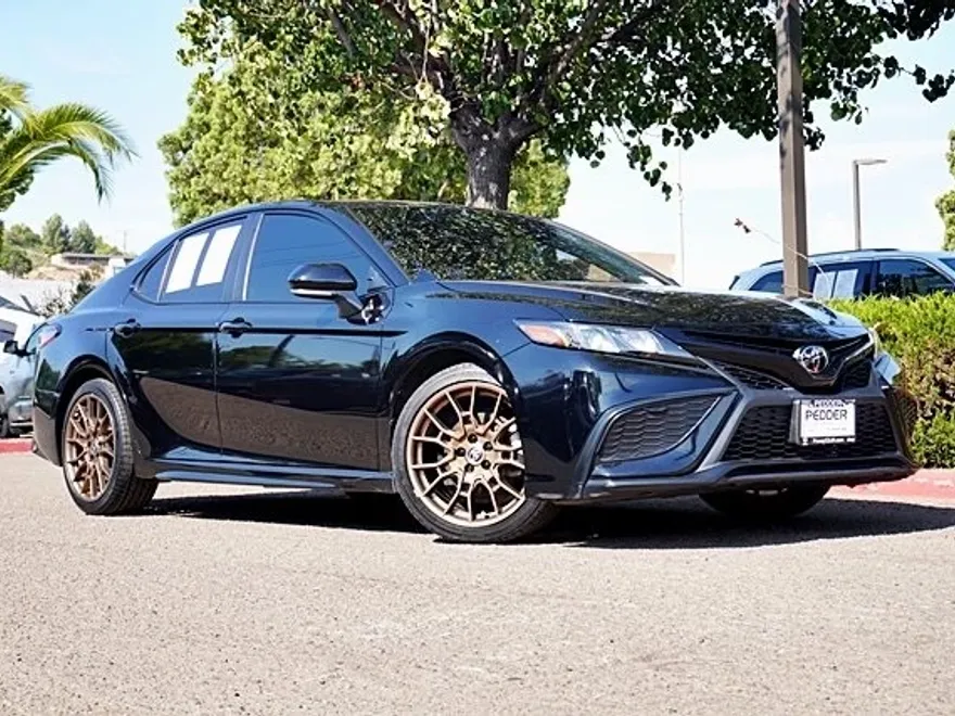 2024 Toyota Camry SE photo 1