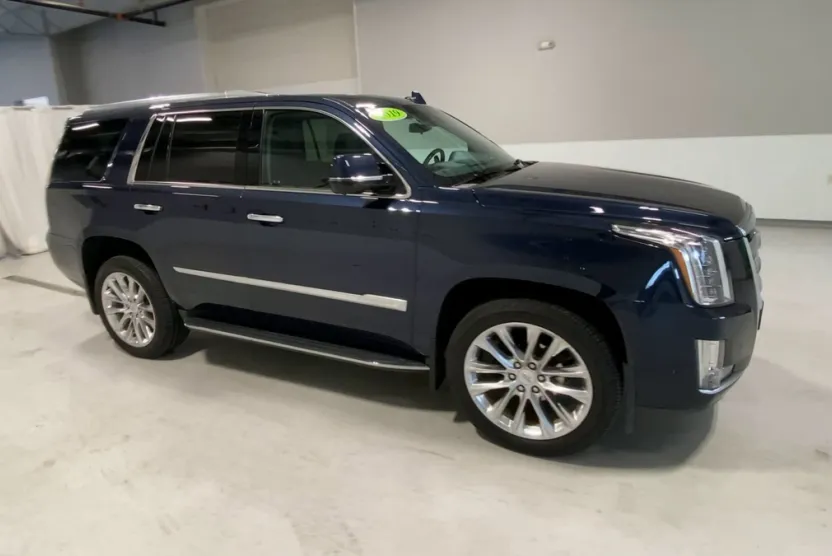 2019 Cadillac Escalade Luxury photo 1