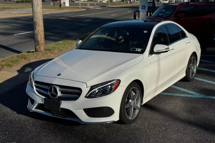 2016 Mercedes Benz C 300 4MATIC Sedan photo 1