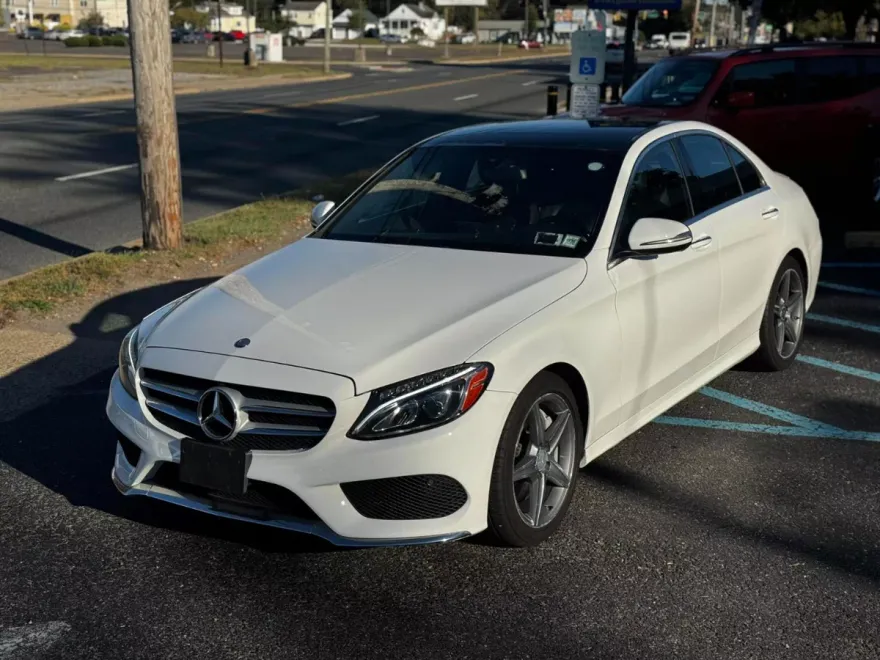 2016 Mercedes Benz C 300 4MATIC Sedan photo 1