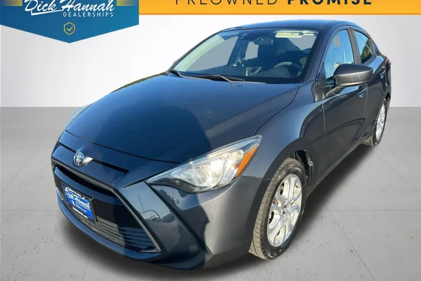 2017 Toyota Yaris iA Base photo 1