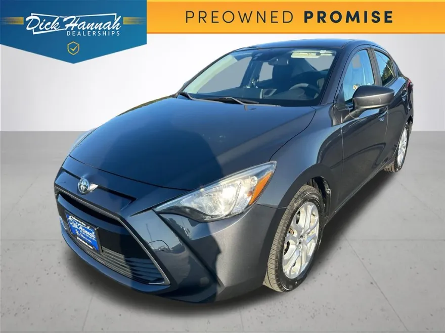 2017 Toyota Yaris iA Base photo 1