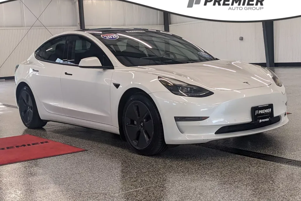 2021 Tesla Model 3 Long Range photo 1