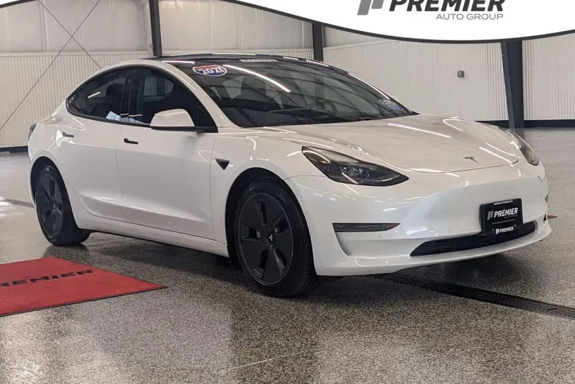 2021 Tesla Model 3 Long Range photo 1