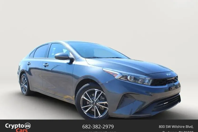 2023 Kia Forte LXS photo 1