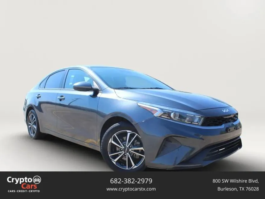 2023 Kia Forte LXS photo 1