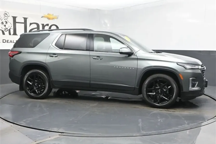 2023 Chevrolet Traverse Cloth 1LT photo 1