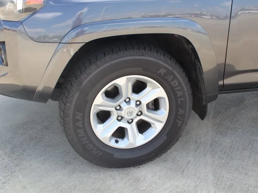 2023 Toyota 4Runner SR5 photo 1