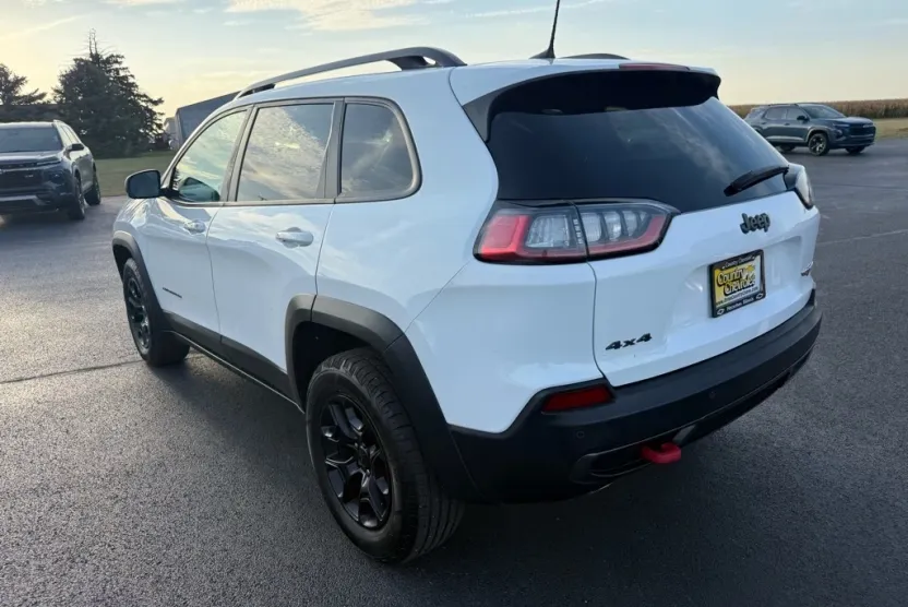 2019 Jeep Cherokee Trailhawk photo 1