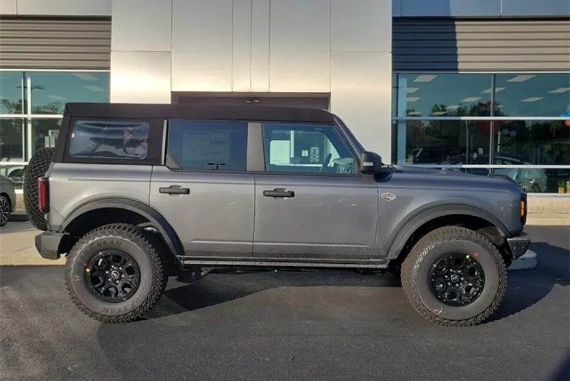 2024 Ford Bronco Wildtrak photo 1