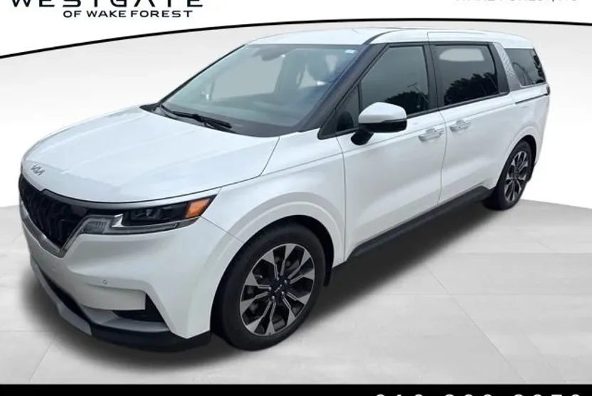 2022 Kia Carnival EX photo 1