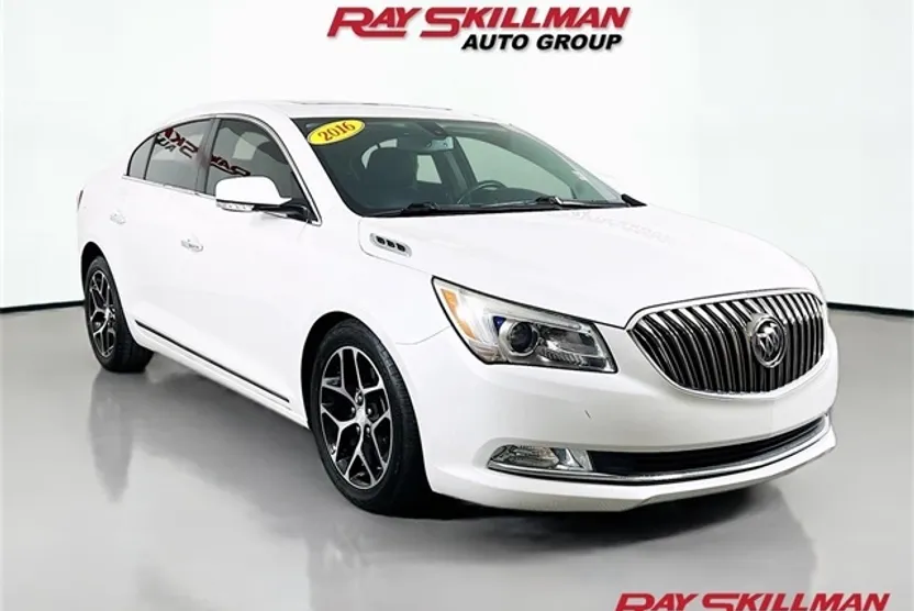 2016 Buick LaCrosse Sport Touring photo 1