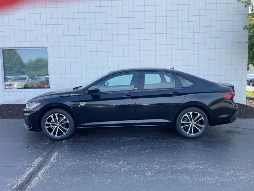 2025 Volkswagen Jetta 1.5T Sport photo 1