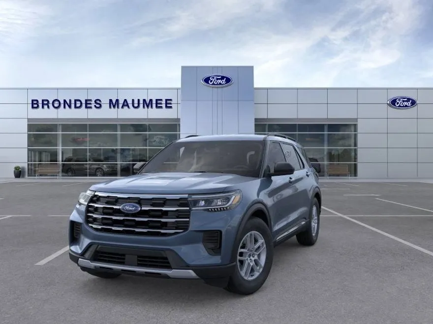 2025 Ford Explorer photo 1