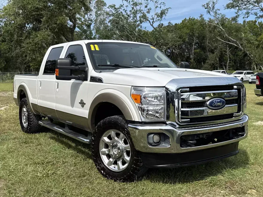 2011 Ford F-250 Lariat photo 1