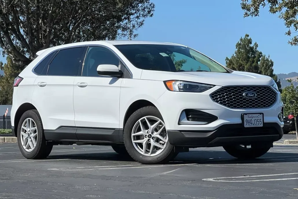 2024 Ford Edge SEL photo 1