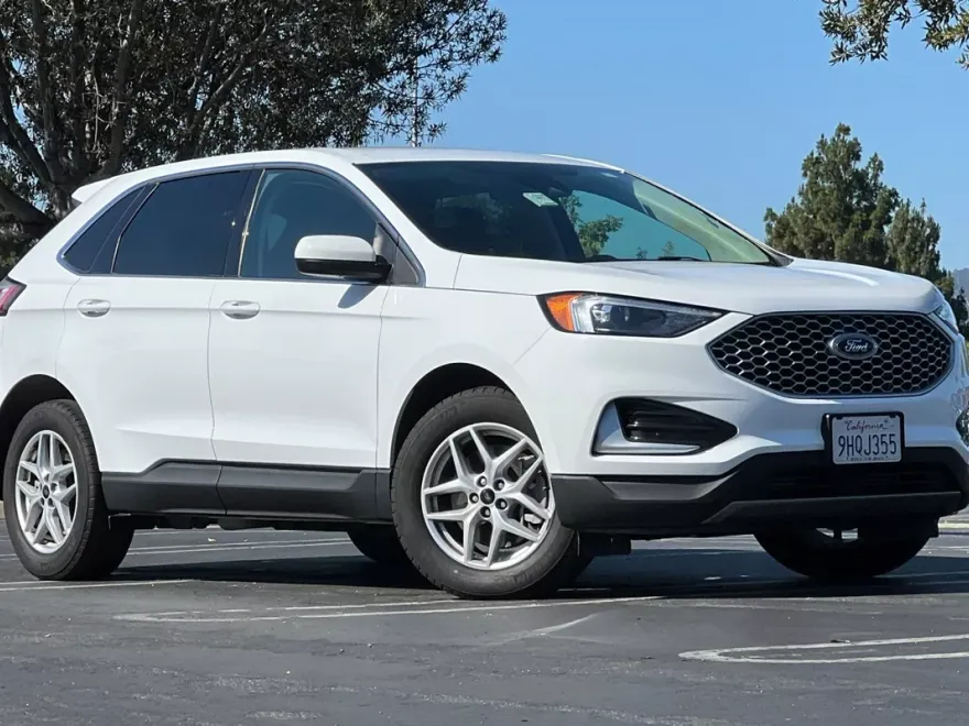 2024 Ford Edge SEL photo 1