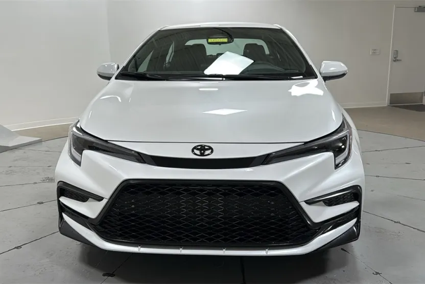2026 Toyota Corolla SE photo 1