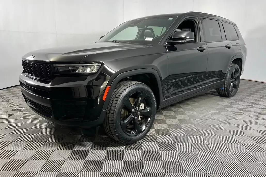 2021 Jeep Grand Cherokee Laredo photo 1