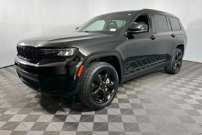 2021 Jeep Grand Cherokee Laredo photo 1