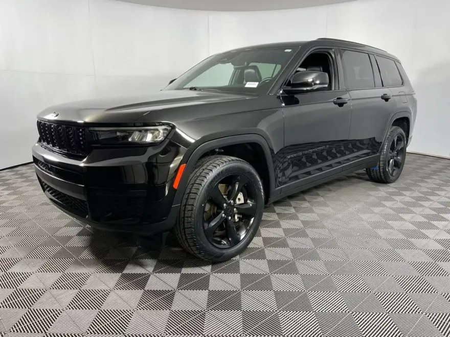 2021 Jeep Grand Cherokee Laredo photo 1